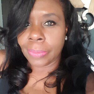 Meet your Posher, Desiree